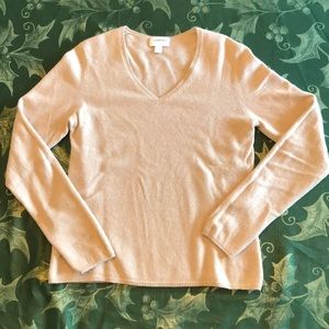 100% 2-ply Charter Club cashmere v-neck sweater